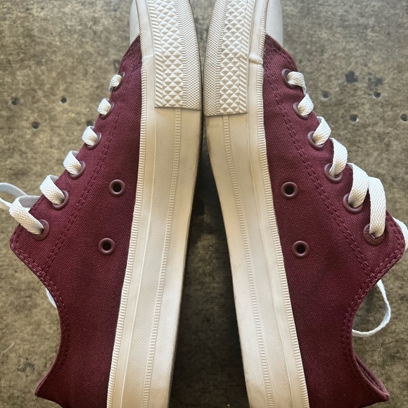 Converse with Lunarlon Women’s Maroon Size 8 - Picture 3 of 9